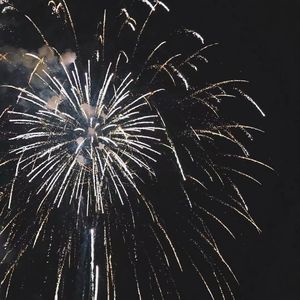 一边摸一边抽搐一进一出视频
